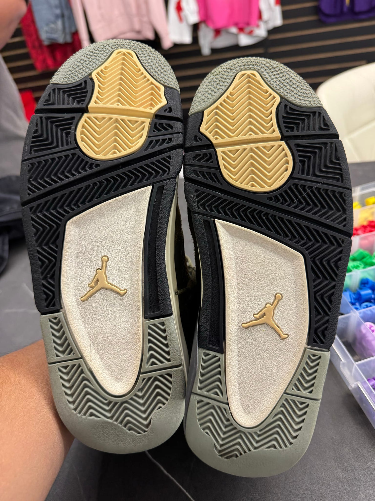 Jordan 4 Retro SE Craft Medium Olive