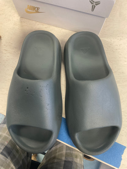 Size9 Adidas Yeezy Slide SLYNRN Pre Owned/W Box