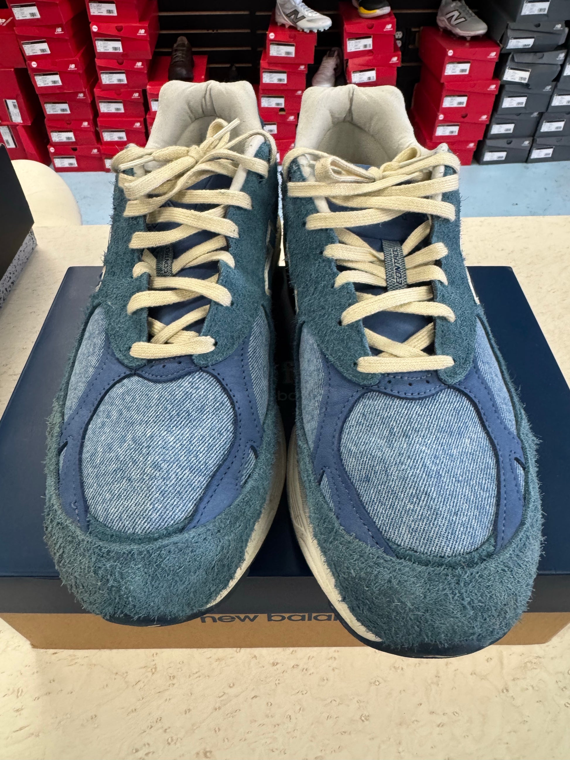 New Balance 990v3 MiUSA Levi's Denim