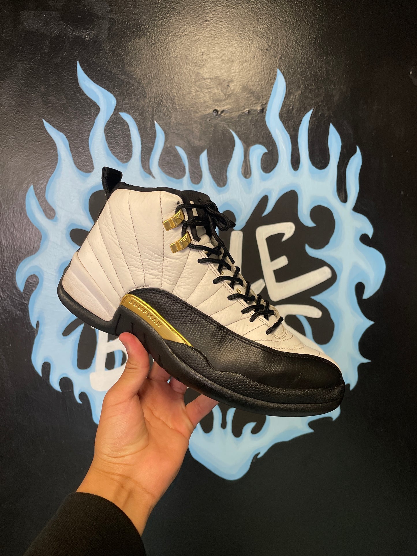 Size9 Jordan 12 Royal Taxi Pre Owned/W Box