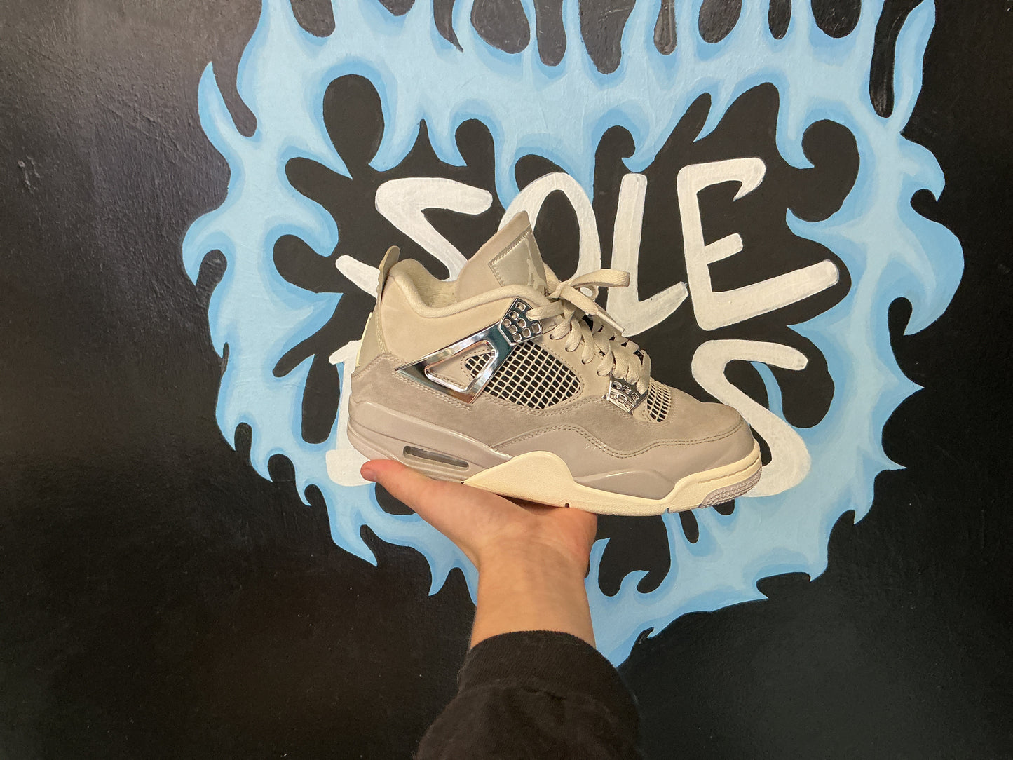 Size7 Frozen Moment Jordan 4 Preowned/No Box