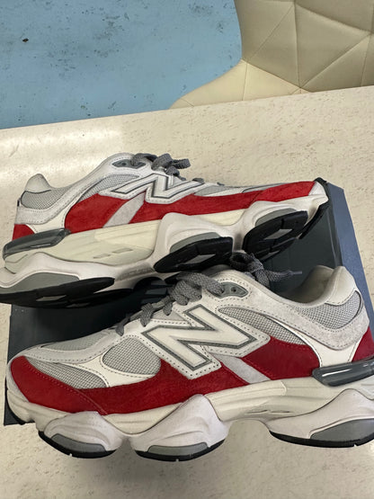 Size9.5 New Balance 9060 Pre Owned With Box