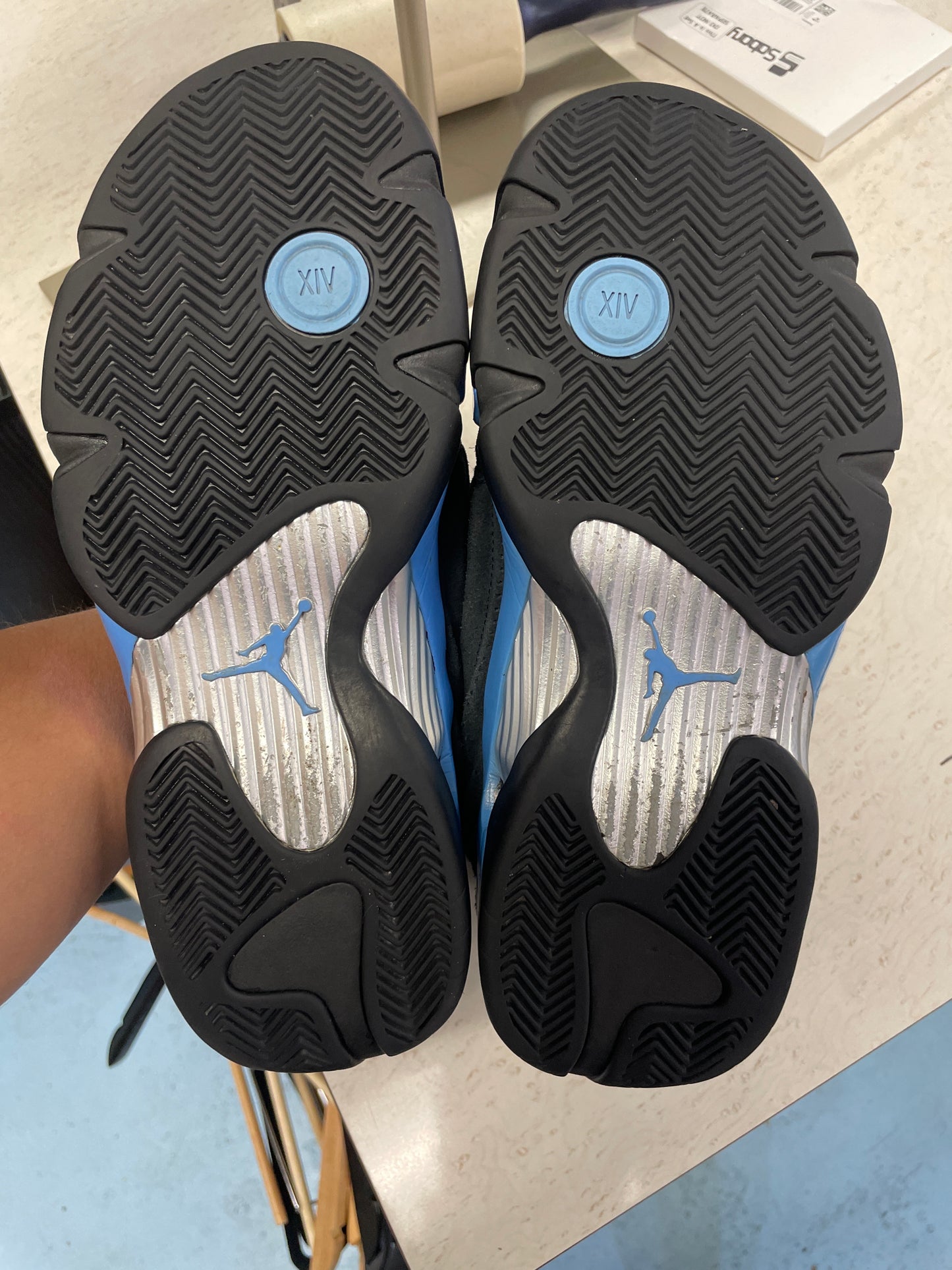 Size9 Jordan 14 University Blue Pre Owned/No Box