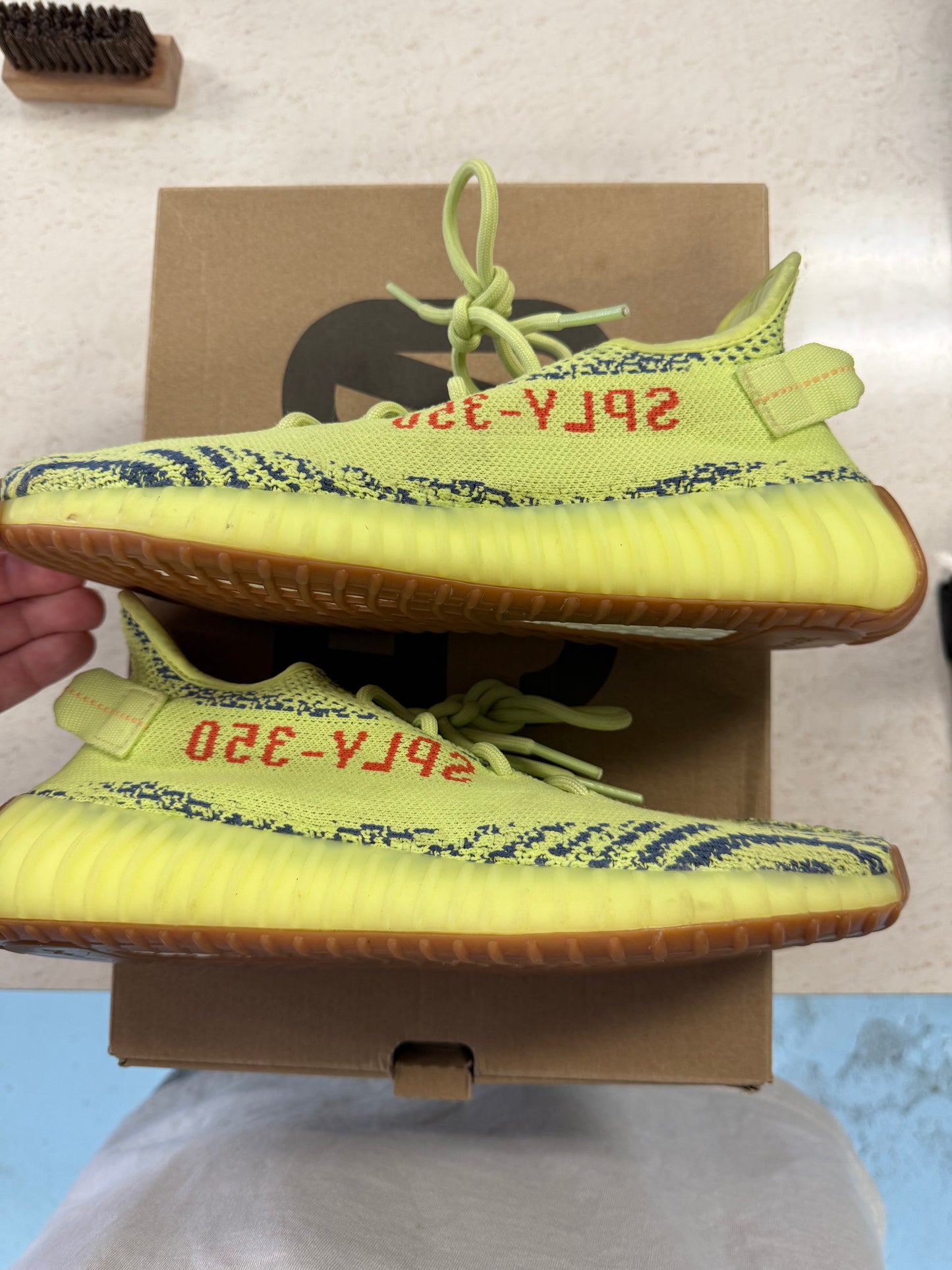 Size9 Yeezy 350 Semi Frozen Pre Owned Og all