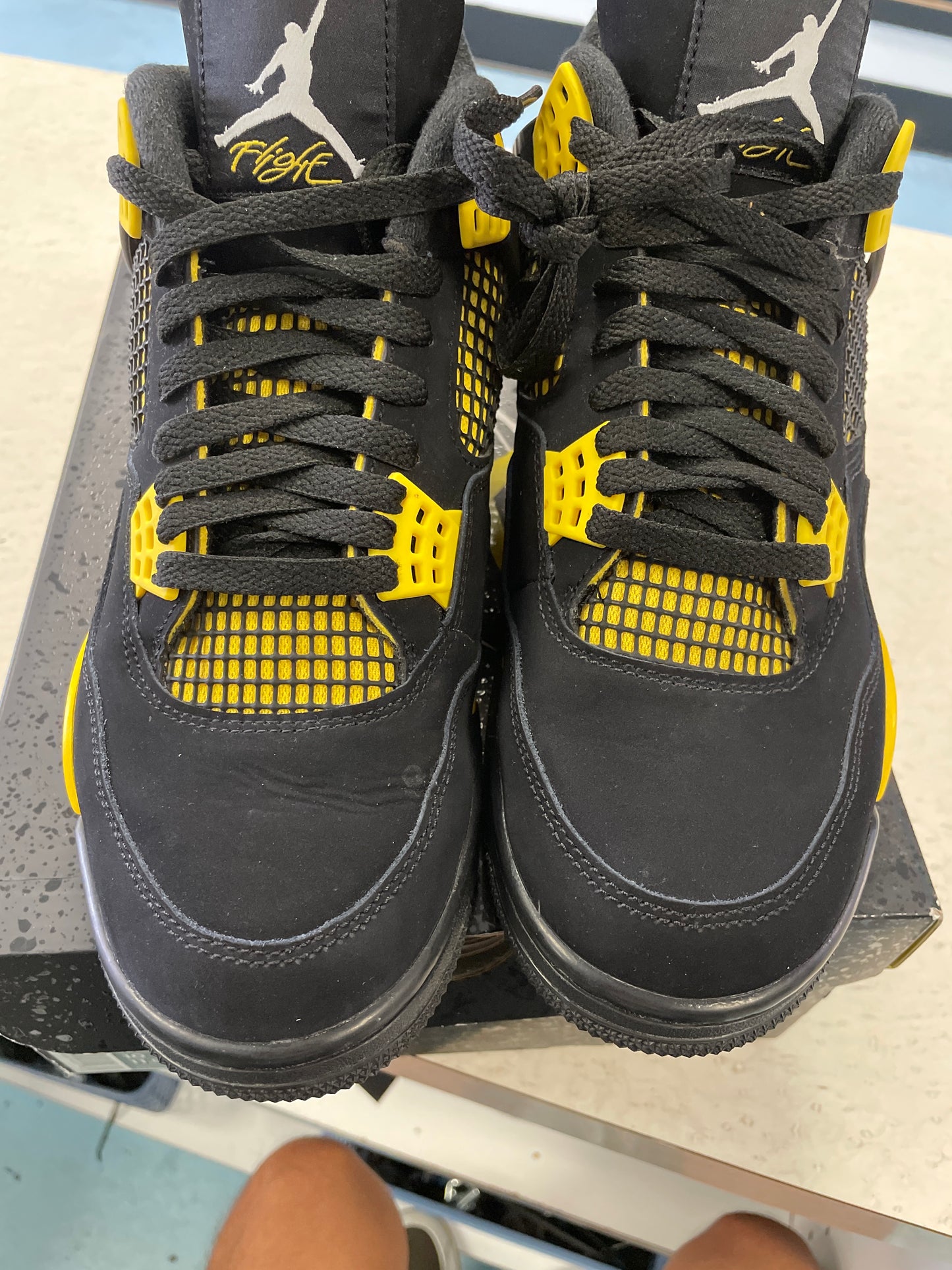 Size10 Jordan 4 Yellow Thunder Pre Owned/W Box