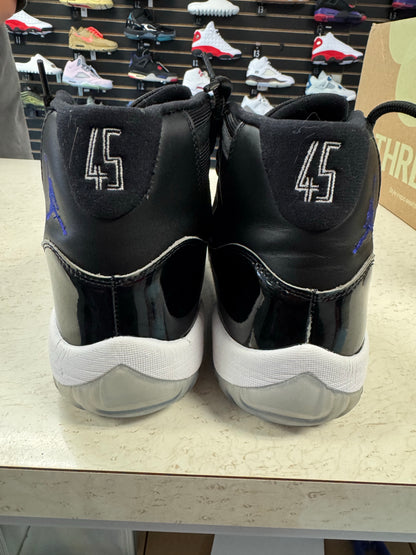 Jordan 11 Retro Space Jam (2016)