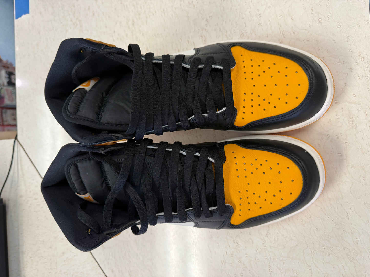 Jordan 1 Mid Taxi
