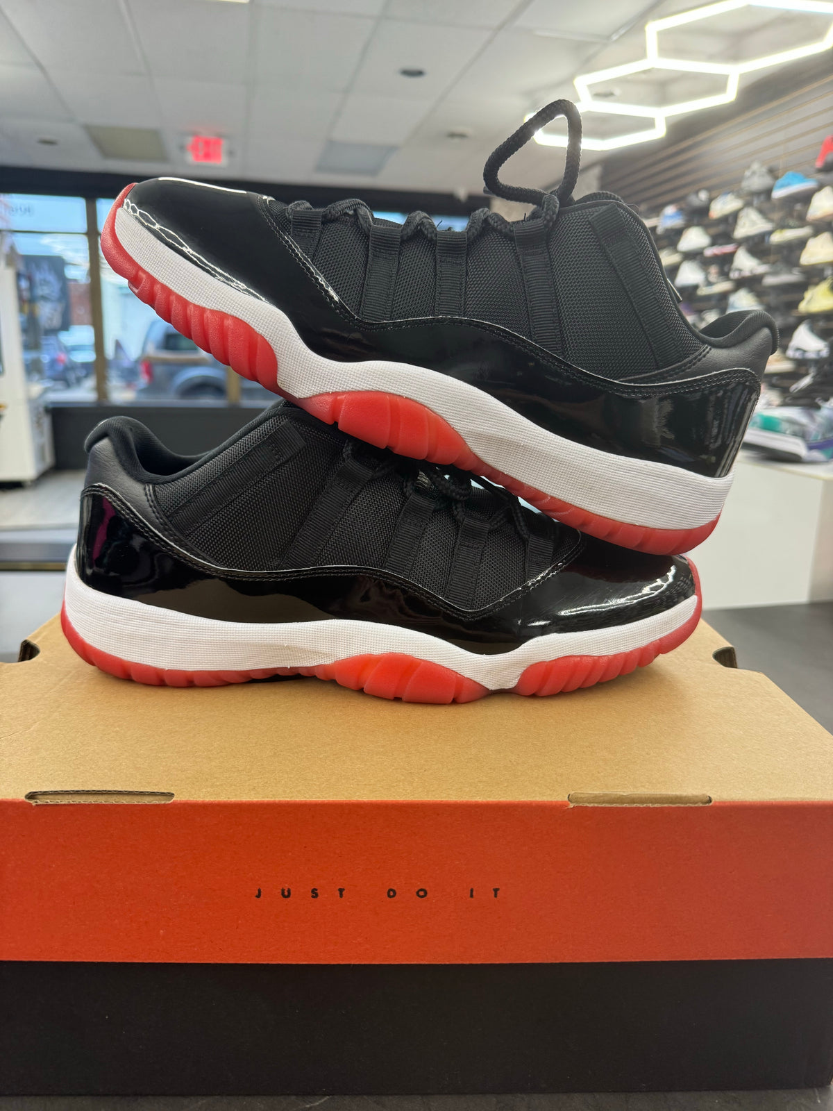 Jordan 11 Retro Low Bred (2025)