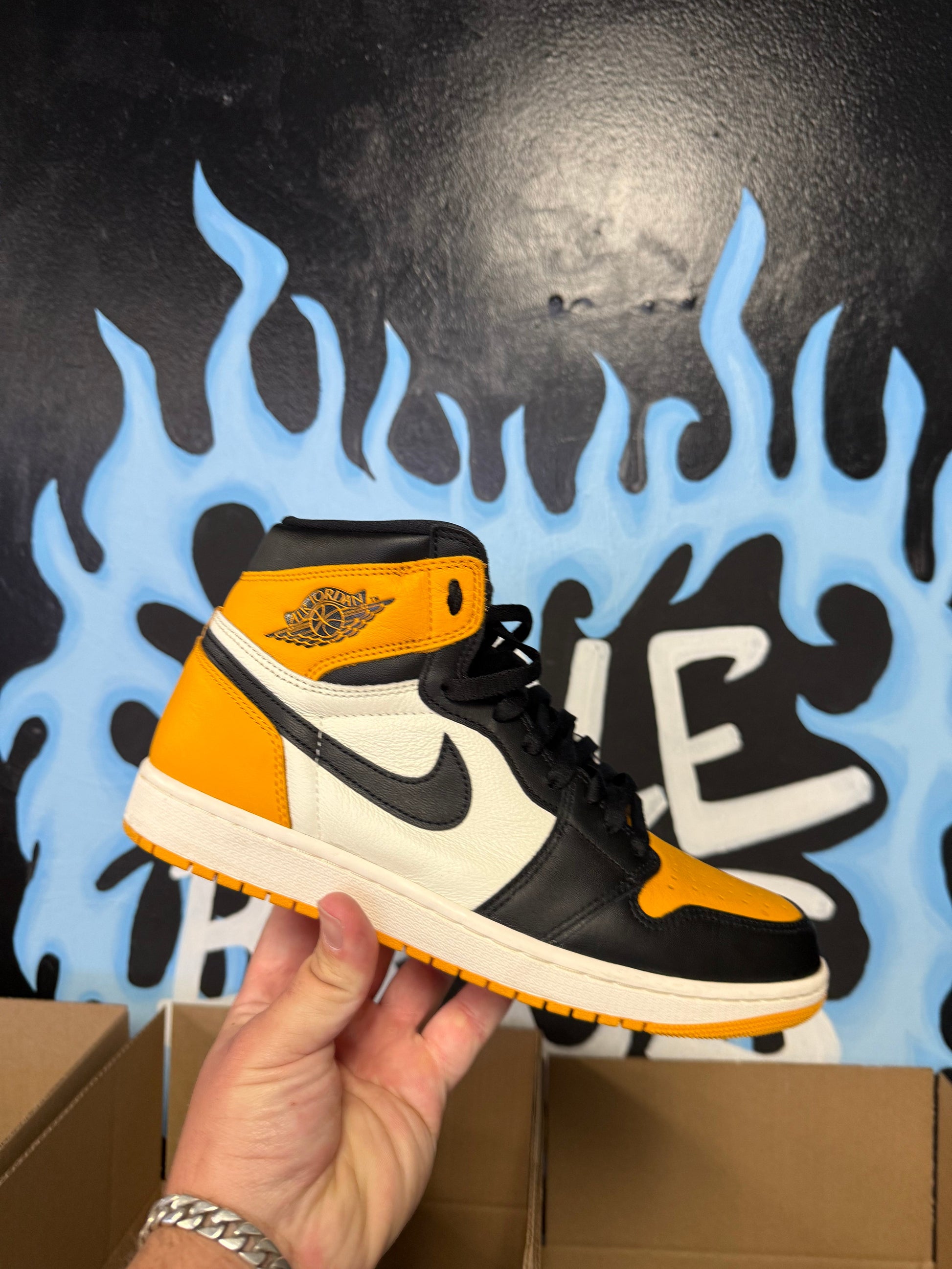 Jordan 1 Mid Taxi