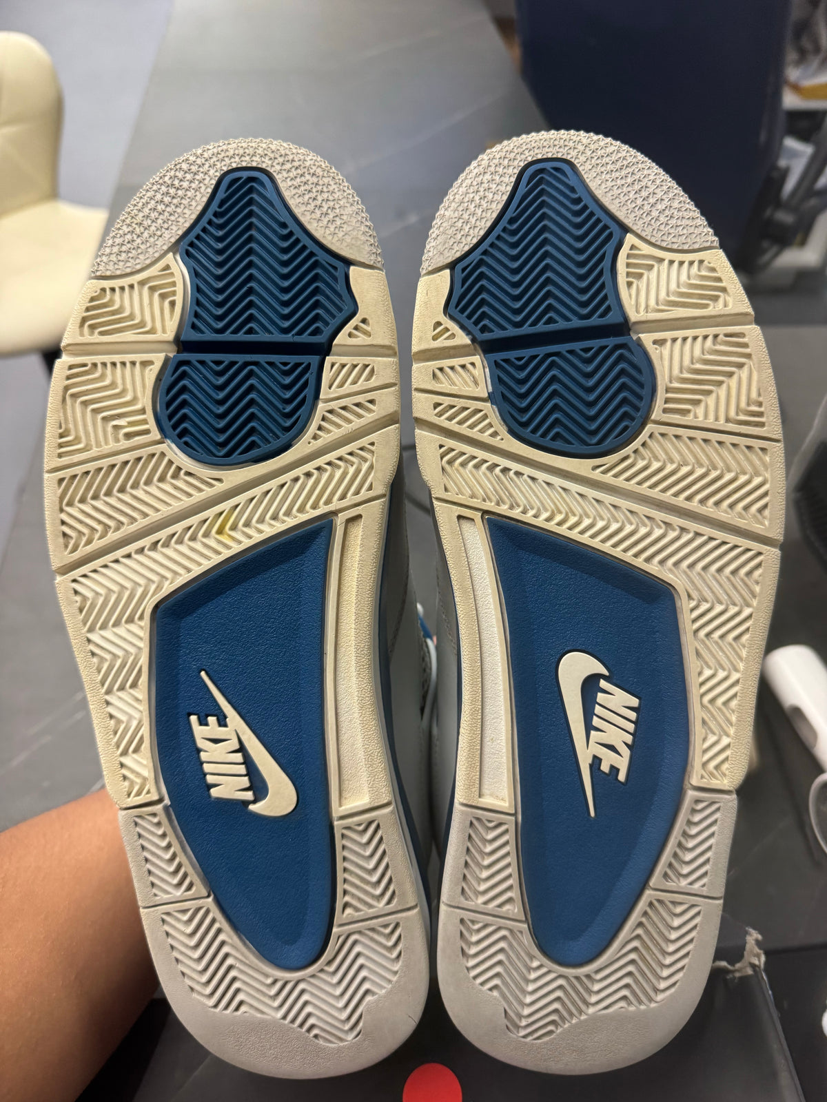 Jordan 4 Retro Military Blue (2024)