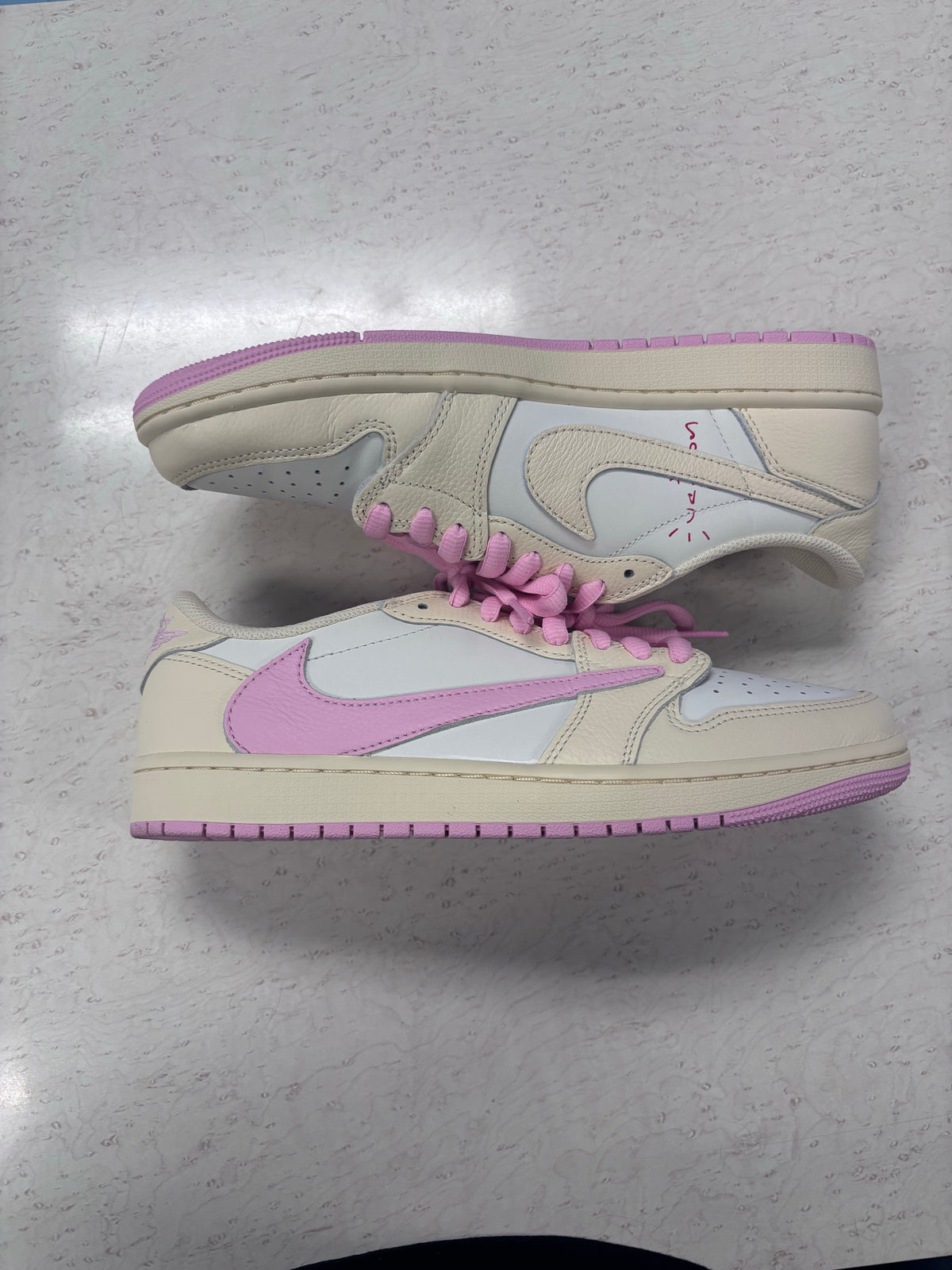 Jordan 1 Retro Low OG SP Travis Scott Shy Pink