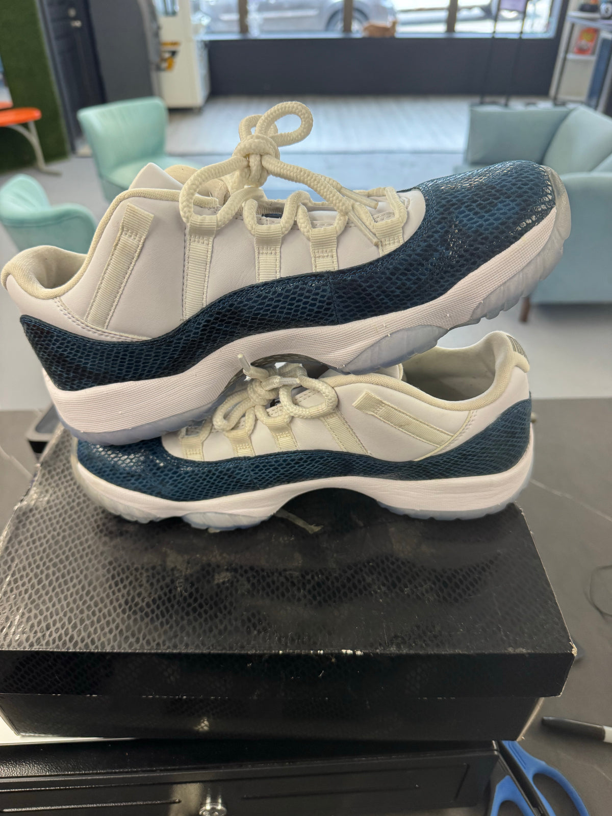 Jordan 11 Retro Low Snake Navy (2019)