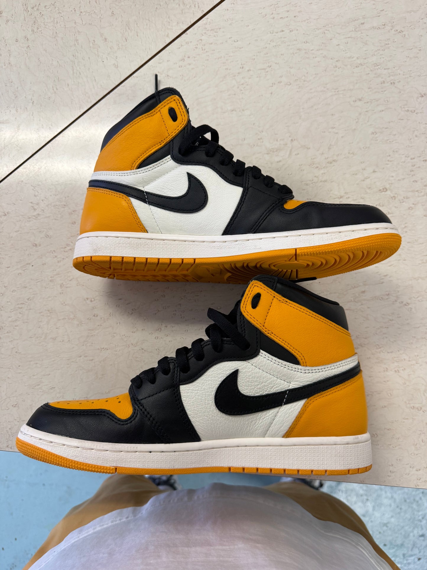 Jordan 1 Mid Taxi