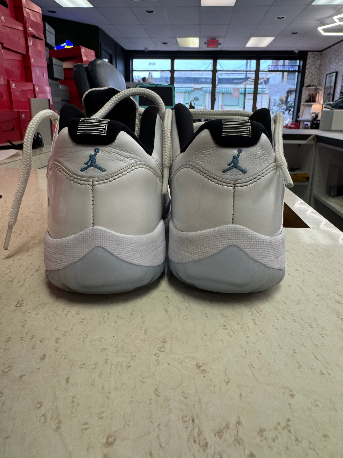 Jordan 11 Retro Low Legend Blue