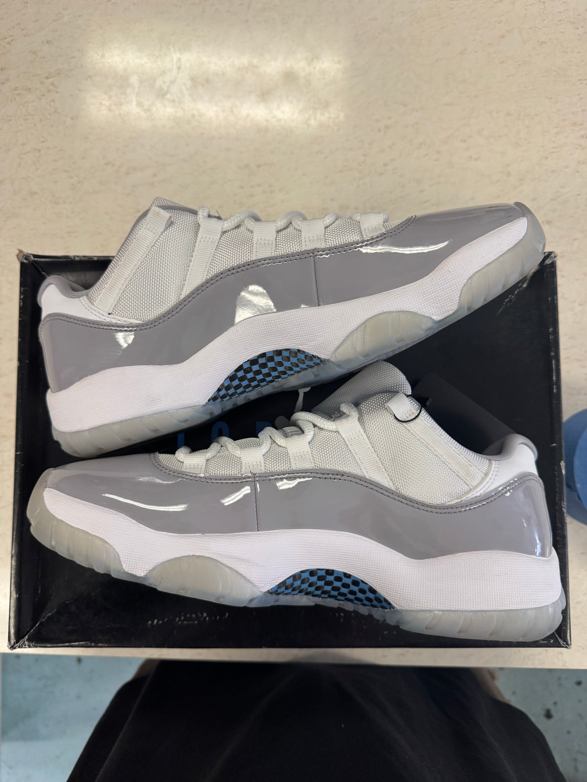 Jordan 11 Retro Low Cement Grey