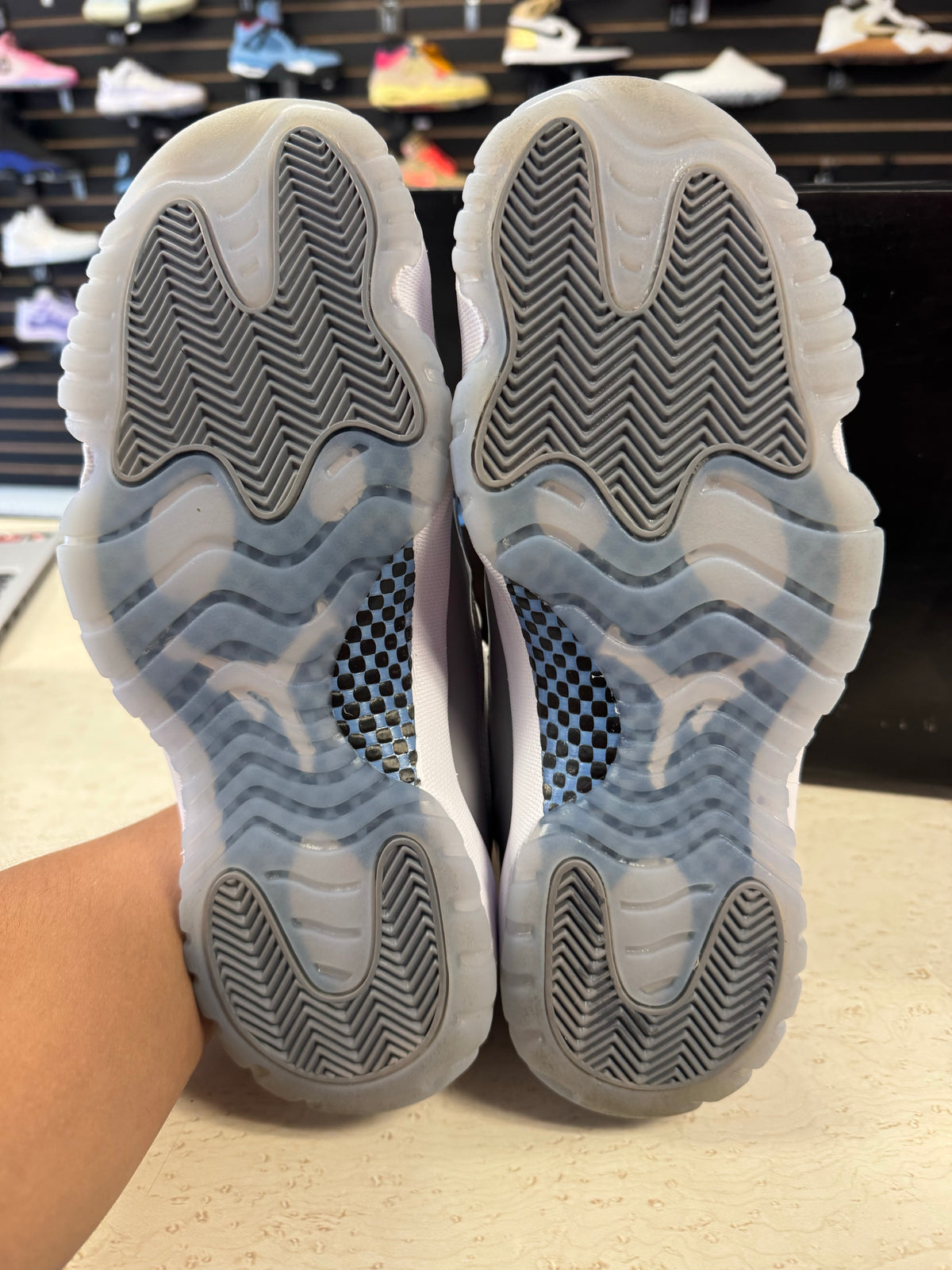 Jordan 11 Retro Low Cement Grey