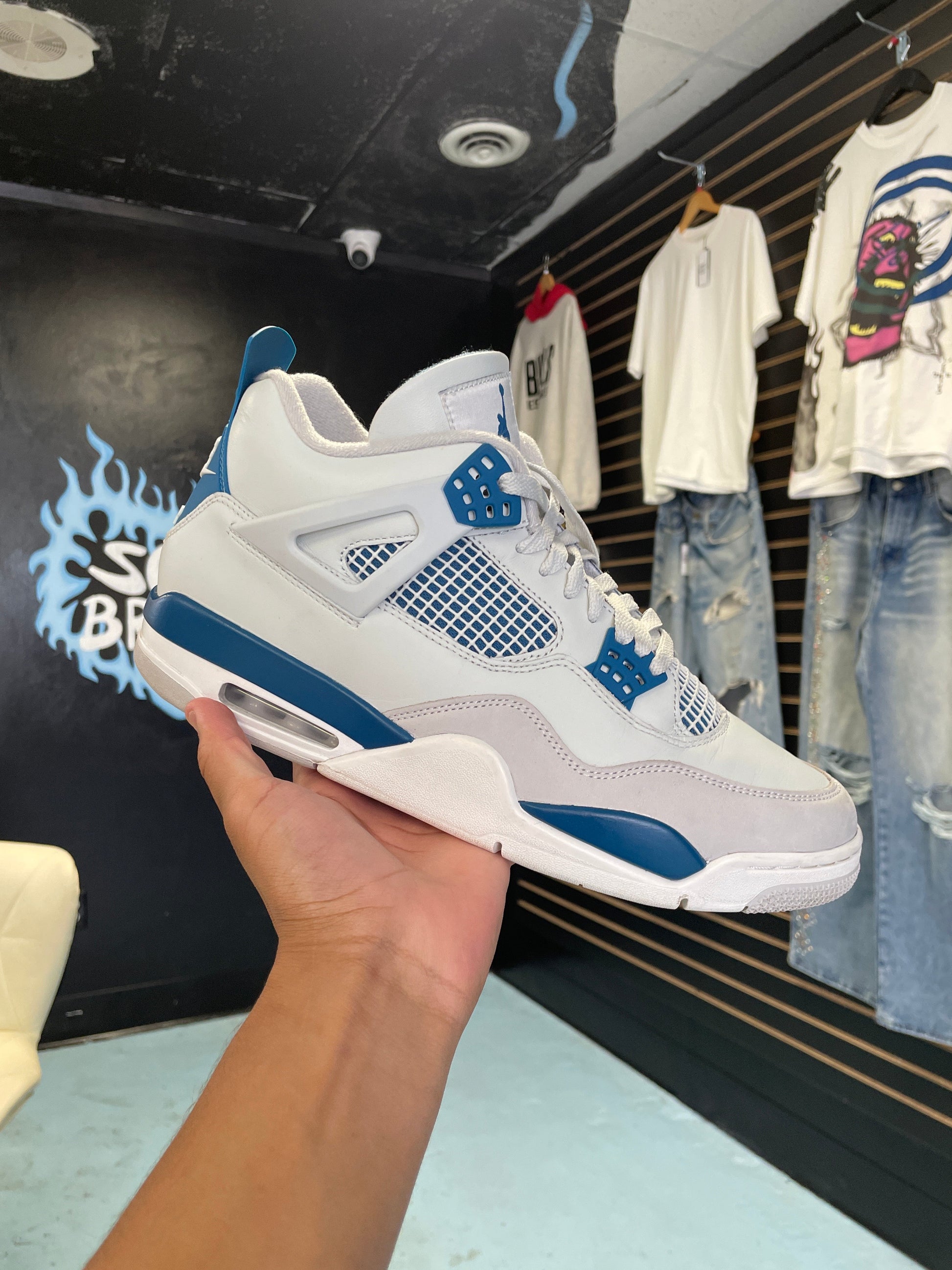 Jordan 4 Retro Military Blue (2024)